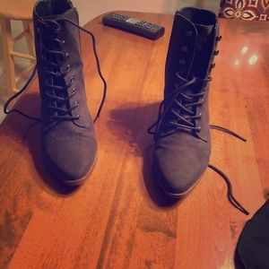 Brand new LULU boots